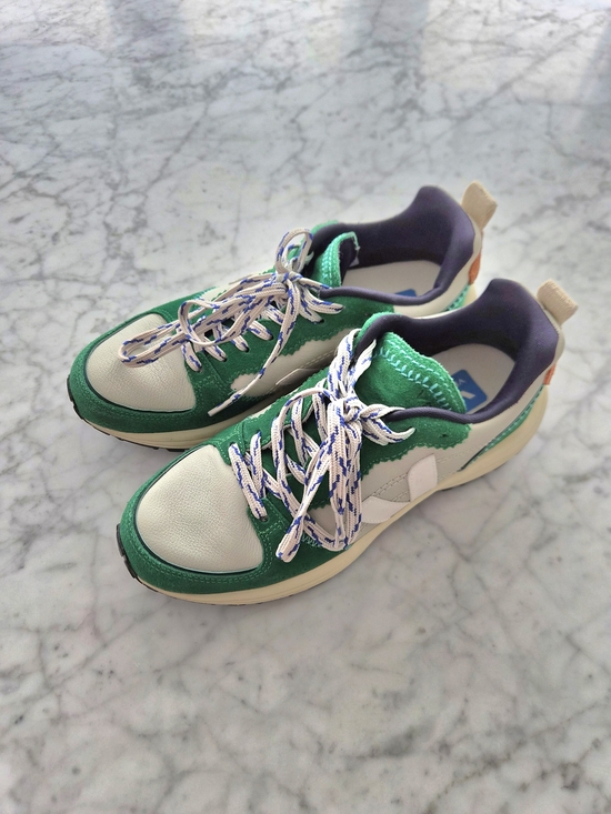 Veja Shoes - VEJA x BIMBA Y LOLA collaboration Green & White Low-Top Sneakers